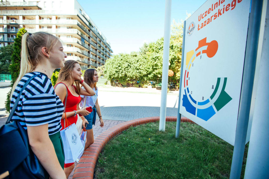 Lazarski University - UniverPL